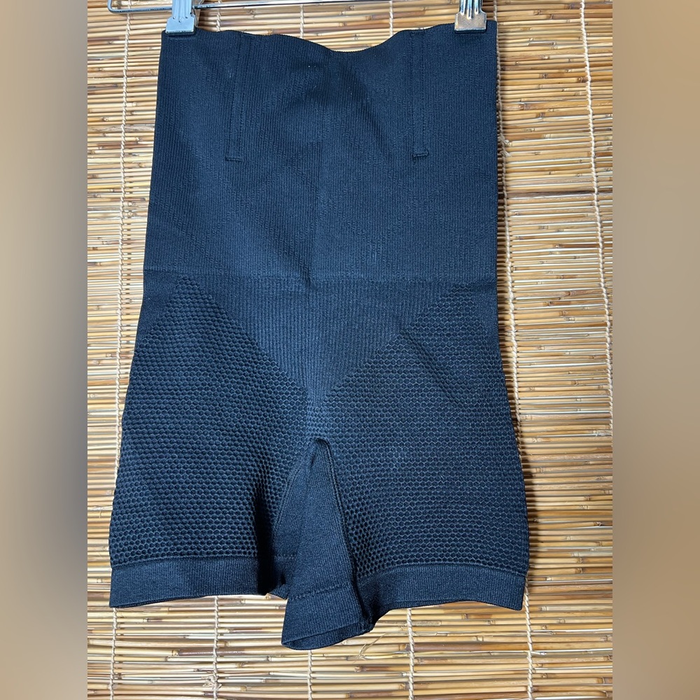 Lower Tummy Control Shapewear Shorts for Women, Strapless Size‎ M/L